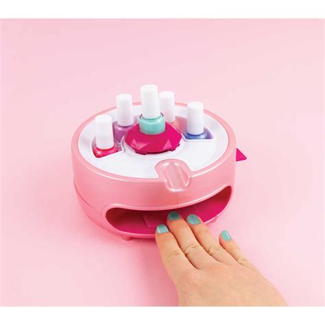 How to Achieve a Long-Lasting Manicure with the Make it Real Light Magic Nail Dryer